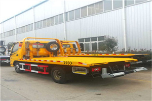 玛沁附近拖车救援搭电